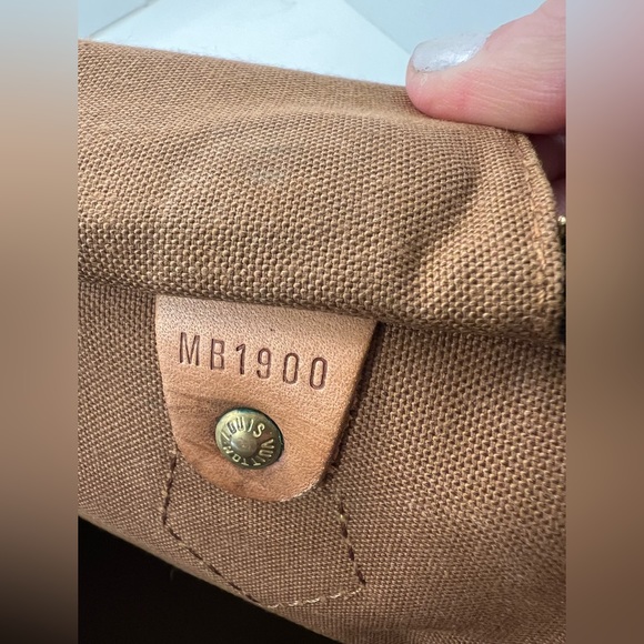 Sold 🚫Authentic Louis Vuitton Speedy 35 with letter of Authenticity - Picture 11 of 16